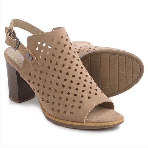 White Mountain Shoes - Chunky heel perforated open toe mule sandals 8.5